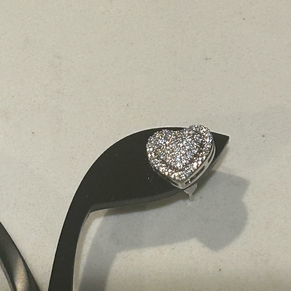 925 Silver Heart Stud Earrings NIP - Picture 6 of 7